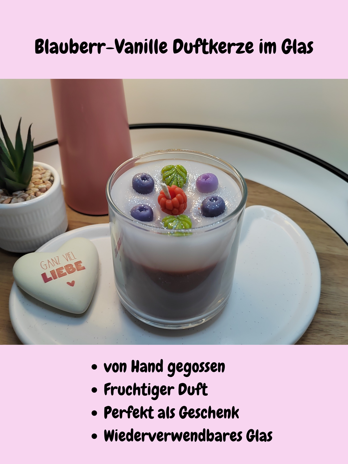 Handgegossene Blaubeer-Vanille-Duftkerze im wiederverwendbaren Glas mit dekorativem Beeren-Design