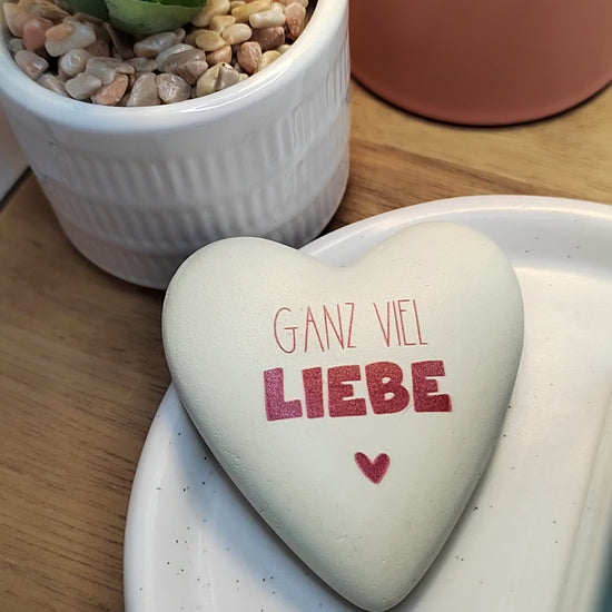 Handgegossene Mama-Duftkerze mit handgefertigter Rose im quadratischen Glas